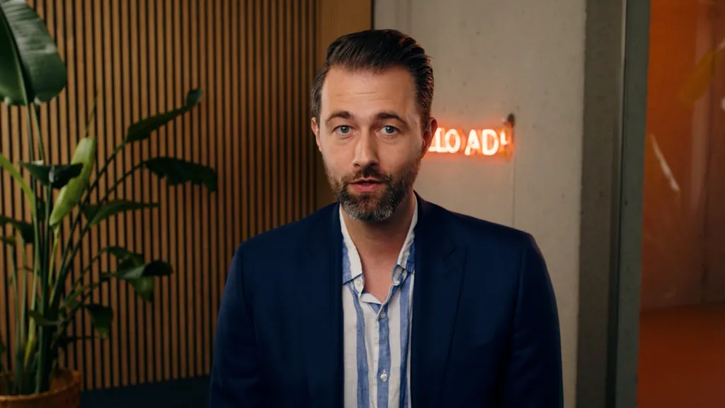 Standbild aus dem Überblicksvideo zur Videoproduktion von HELLO AD!